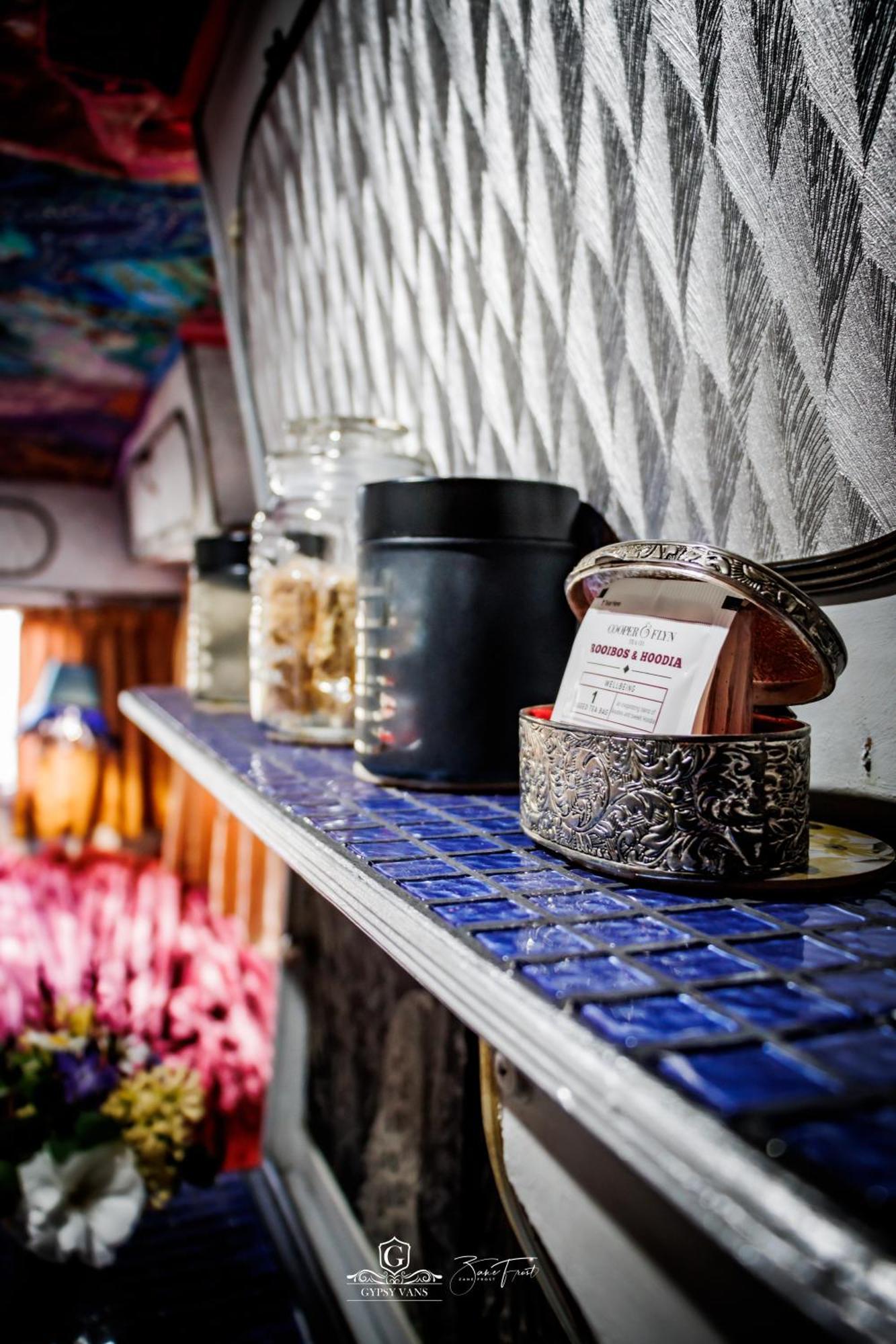 Apartamento Gypsy Wagons And Vans, *